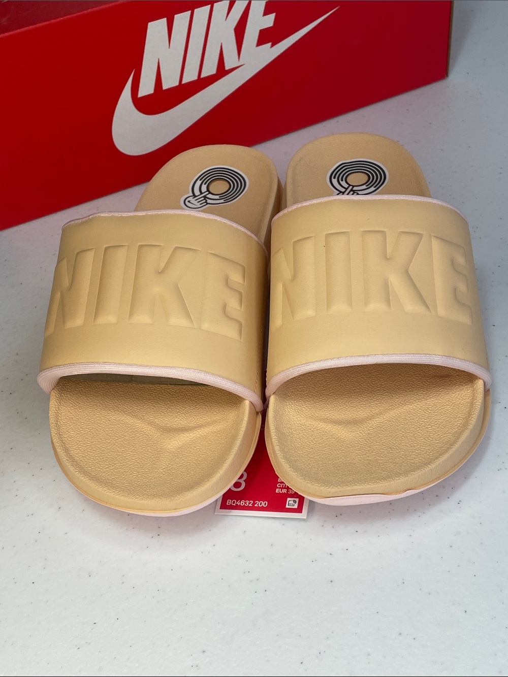 Nike women’s Peach/Tan Slide Sandals - Picture 5 of 6